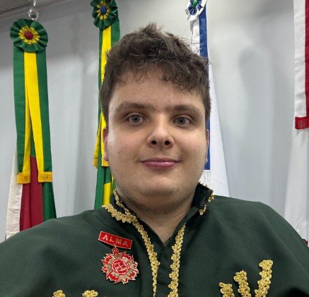 Tiago Dariano Slompo (Silas Cruz)